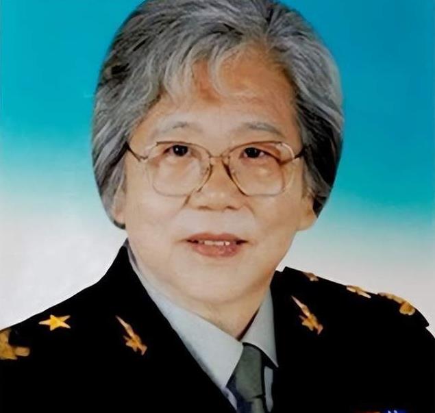 1978年，邓小平主持彭德怀追悼会，彭老总侄女彭钢听到悼词后，提出了两点“不满”
