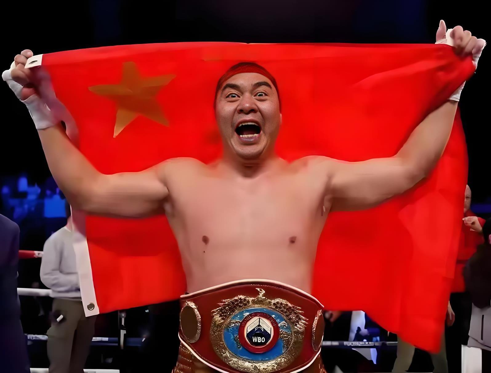 张志磊真正的拳王！为国人真正争光！WBO第一人！
不像邹市明，为了“搞钱”不得不
