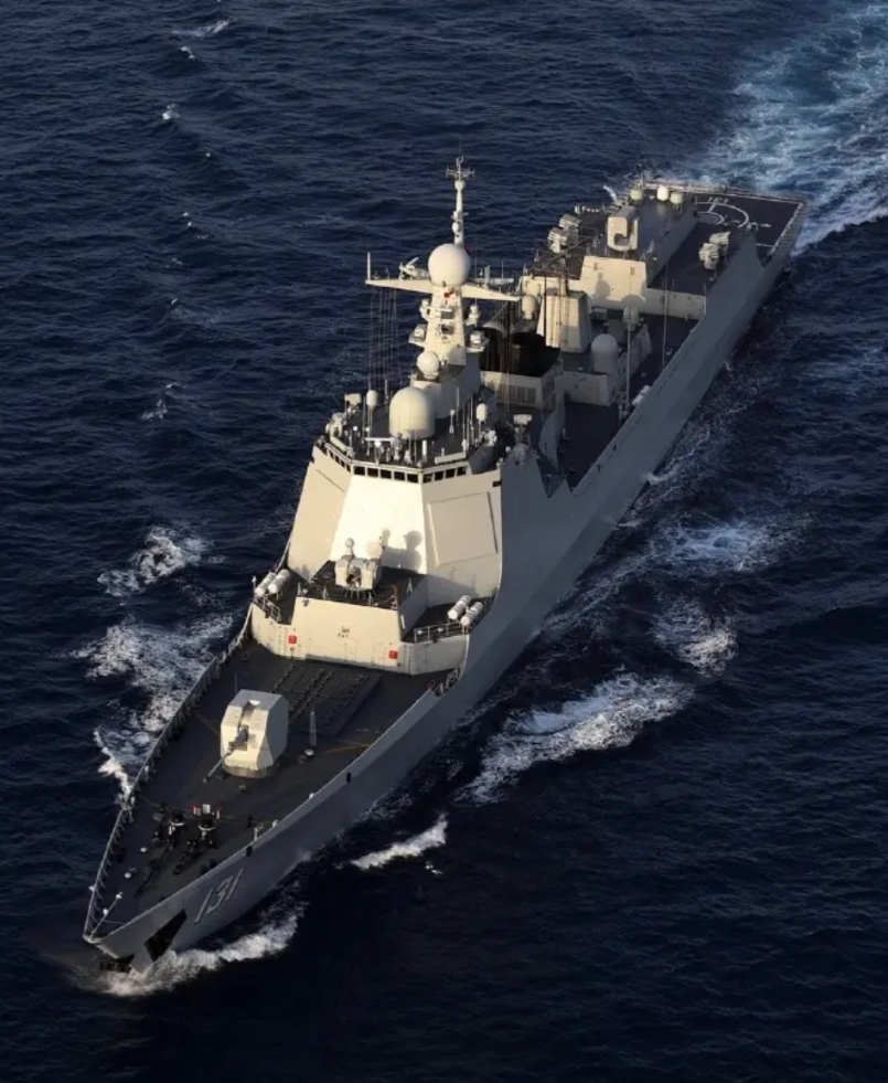 中国海军为何还在继续爆兵052D？第一是因为052D的数量还太少。据统计目前正式