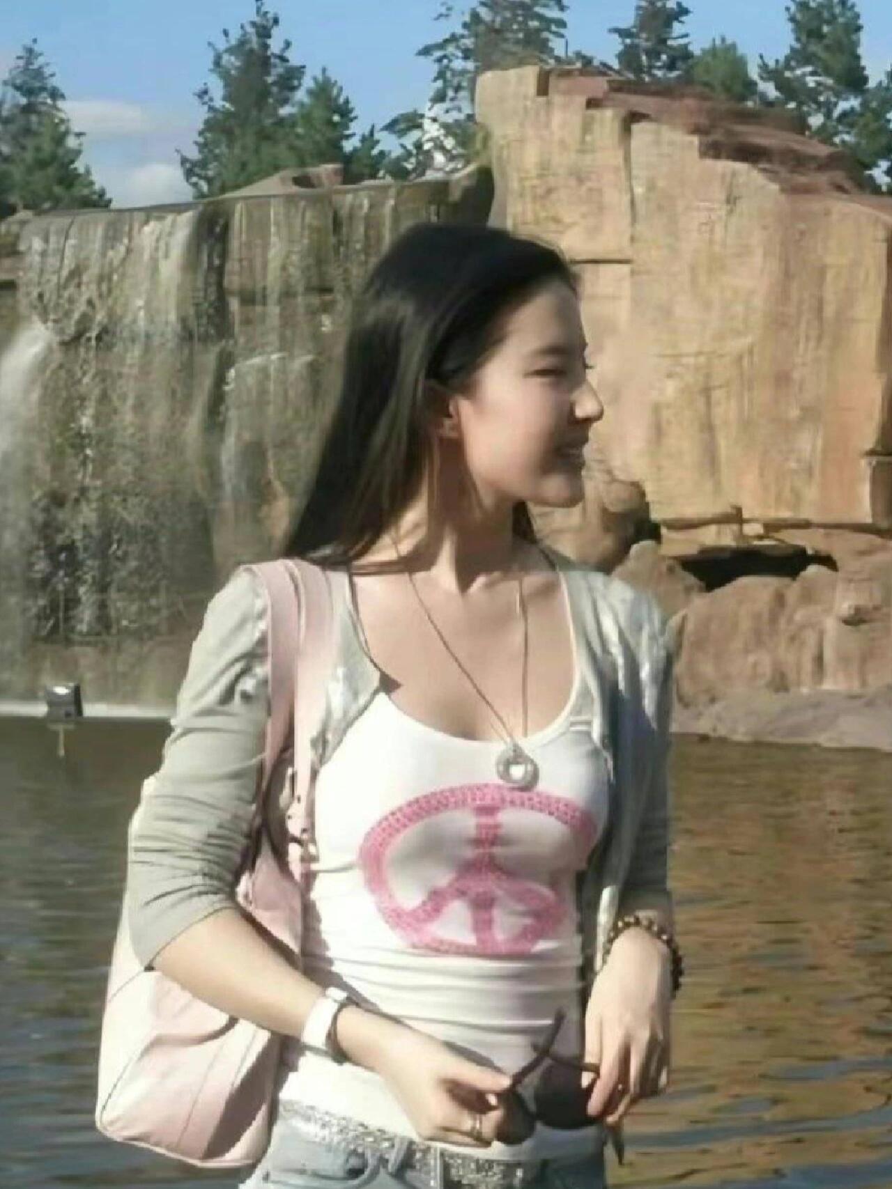 她叫刘亦菲瞬间都太美了