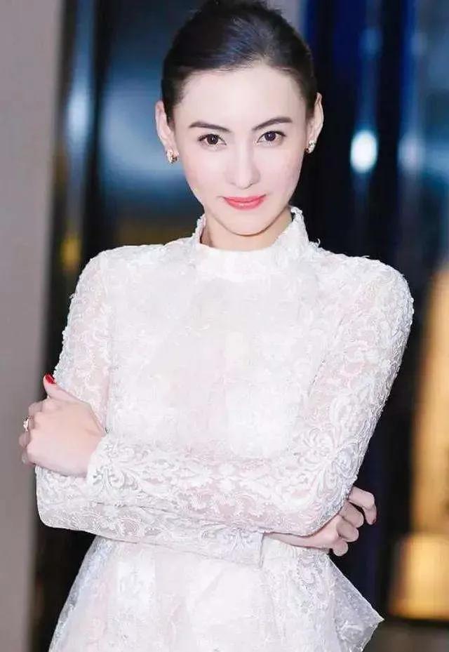 2008年，张柏芝接到赵本山电话:“妹子啊，要是在香港呆得不开心，就来咱东北这疙