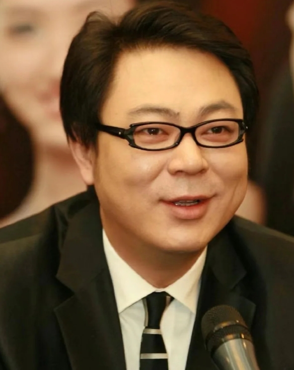 娱乐圈波澜再起，高亚麟私生活引热议