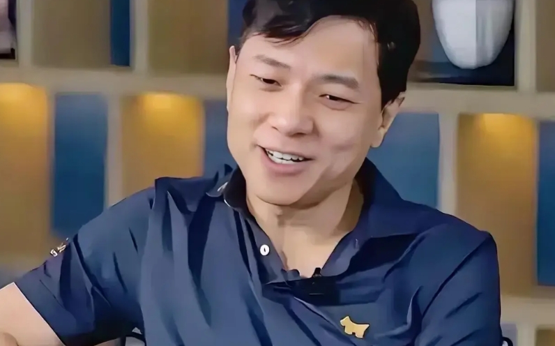 一觉醒来，李彦宏天都塌了，网友们记忆力咋那么好？

原来去年7月，李彦宏曾在会上