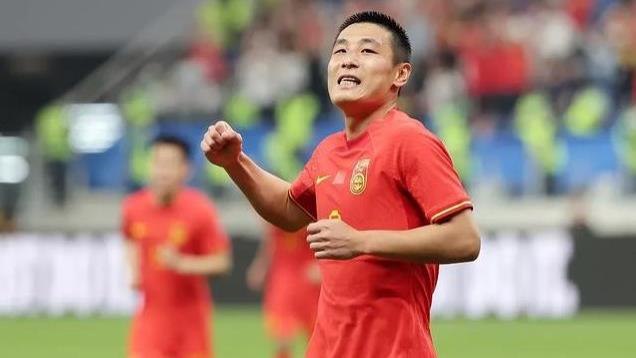 中国足球迷之自信要不得！孙兴慜都要去巴萨了，武磊竟然在养伤！