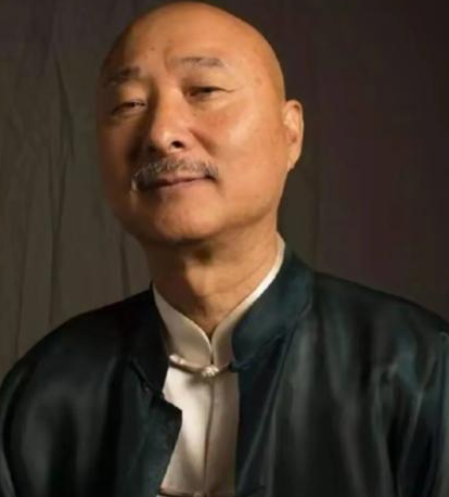 春晚变迁，艺术家们的坚守与离开