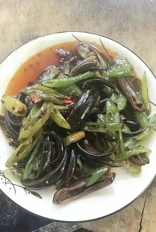 我姑父拿这个菜招待我，我整个人都是麻的