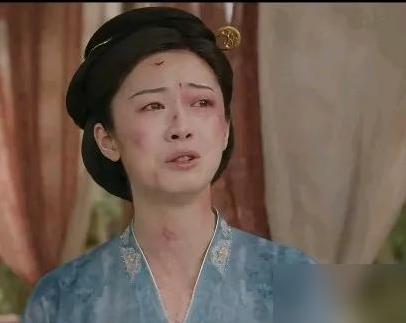 国色芳华：要被胜意哭死了！
从军营获救归来的牡丹想劝胜意回头，离开王擎可是胜意