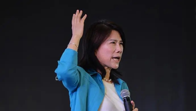 只有当人们的低层次需求得到满足后，才会追求更高层次的需求。如果一个人的生活还无法