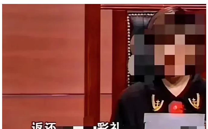 天津，一男子与女友准备领结婚证，女友却突遭车祸住院，男子前往悉心照料，还付了3万