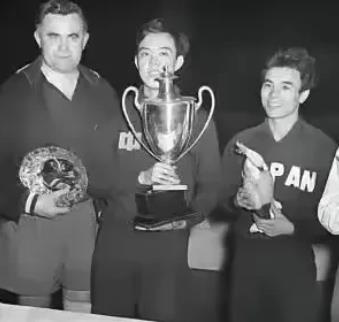 1968年，容国团刚成为中国第一个世界冠军第九年，就被人发现吊死在一棵树上。后来