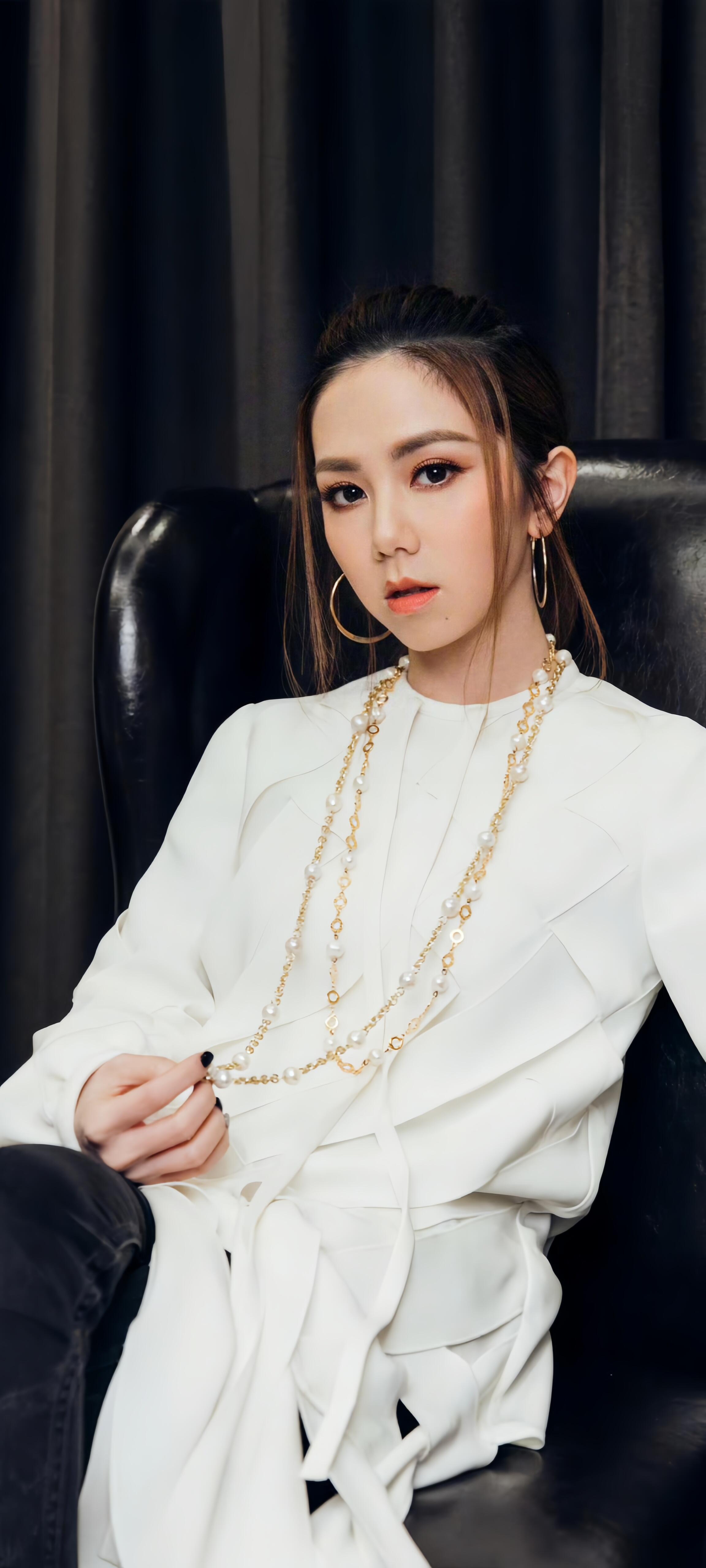 邓紫棋——身姿曼妙