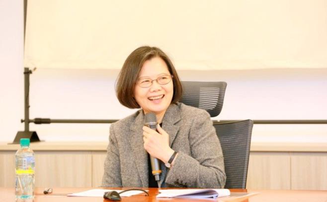 蔡英文警告赖清德
美国人还是喜欢蔡英文
美国哈佛大学等知名高校的学生
自己组团到