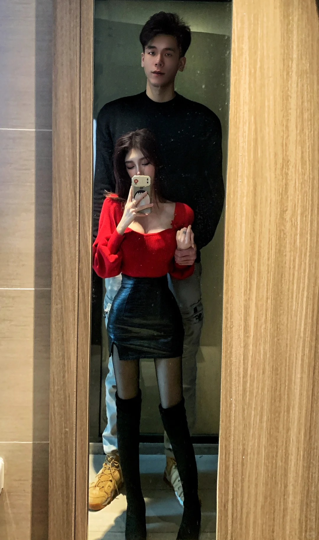 158&205👩🏻‍❤️‍💋‍👨🏻周年纪念，爆点金币
最近忙着各种事情