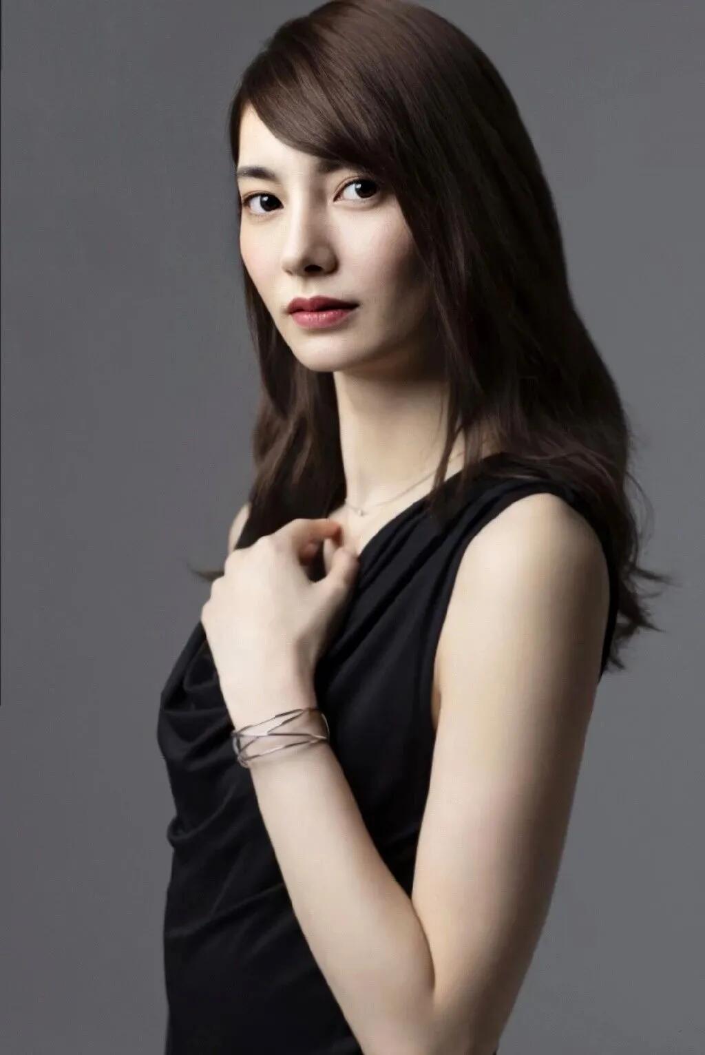 贵族与豪门，星蓝瞳与丰田大浦联姻