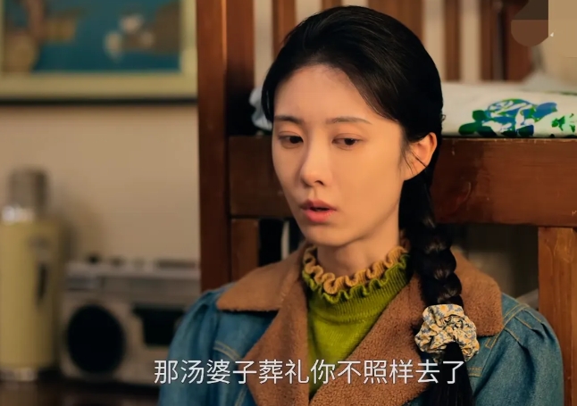 邬君梅台词说的好尴尬啊，演技和别的演员根本不搭边，是不是美国待久了，英文说多了，