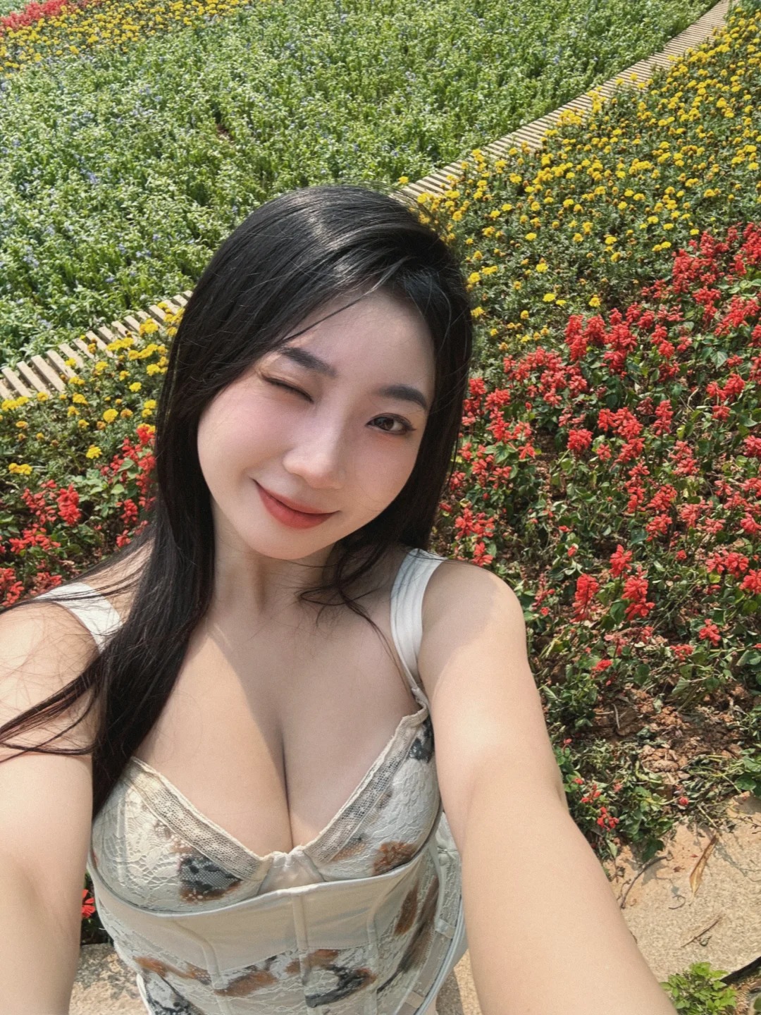 人间四月天，开心每一天