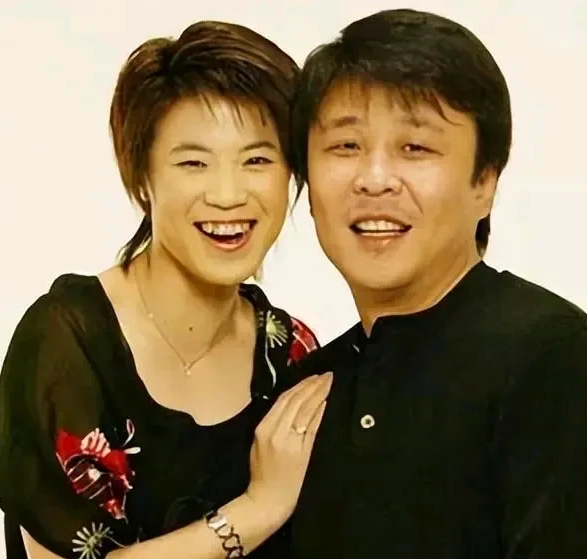 当年郭斌第一次见王楠时，他就直截了当地问王楠:“你有男朋友吗？”可还没等王楠回答