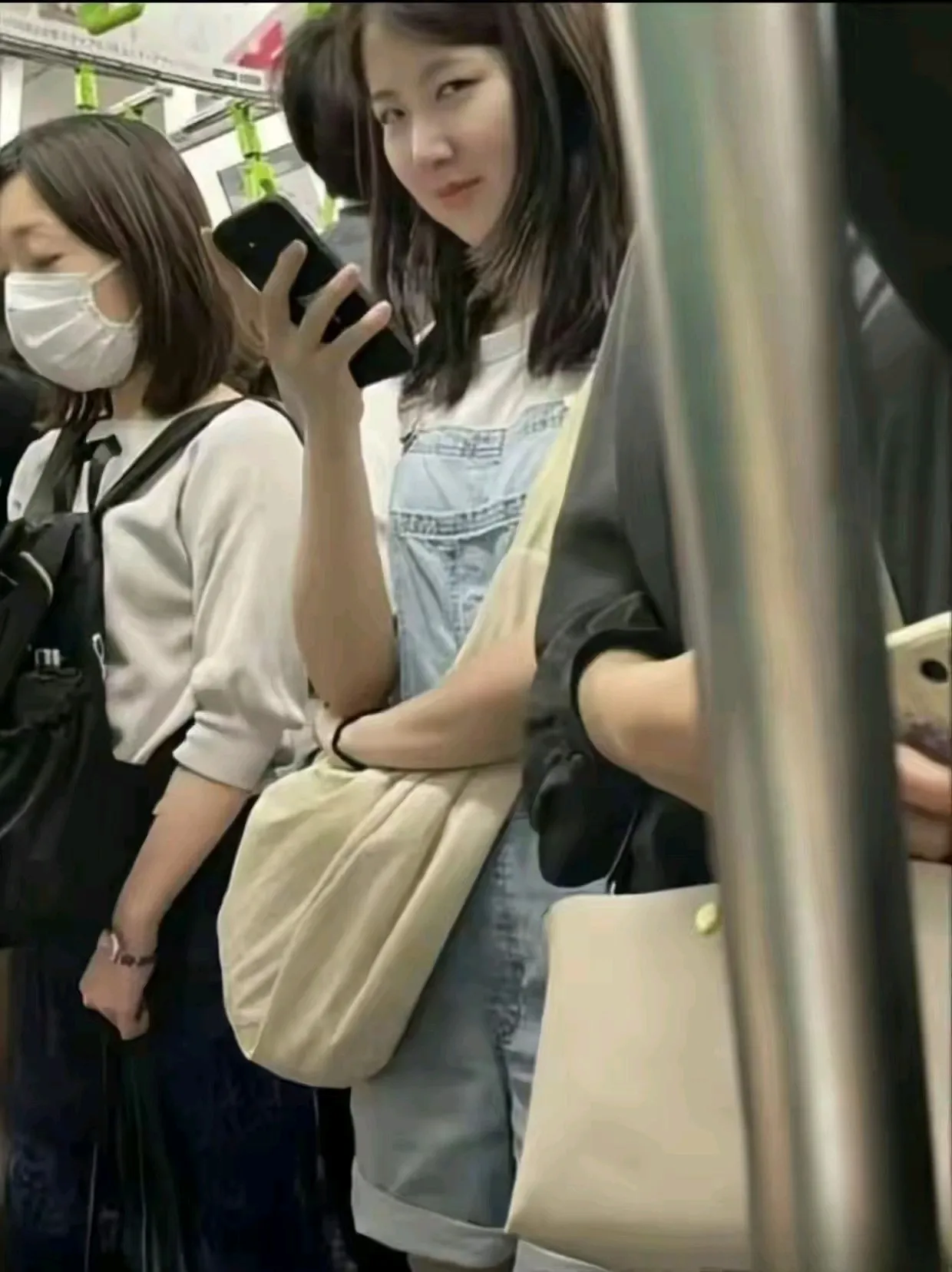 第一次感受到了什么叫图谋不轨[笑哭][笑哭][笑哭]