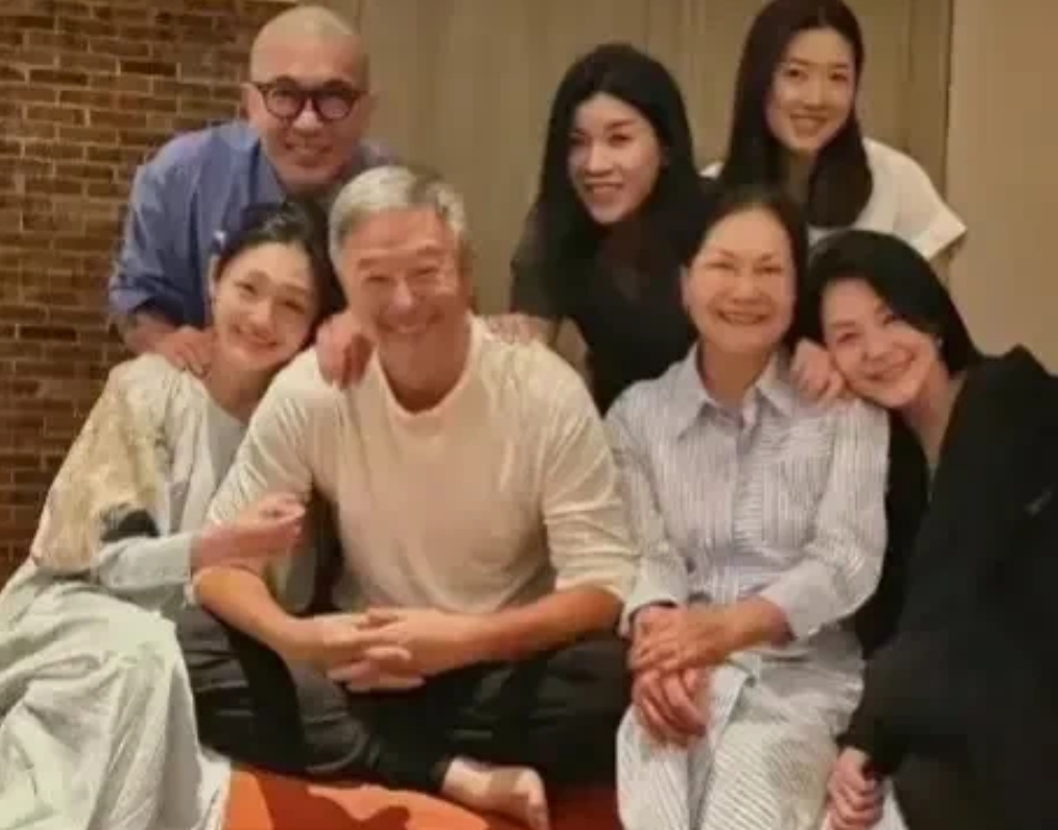 为什么卤蛋什么都没做，能得到一致好评？

刚刚，博主直播时说:“很多人还说兰会所