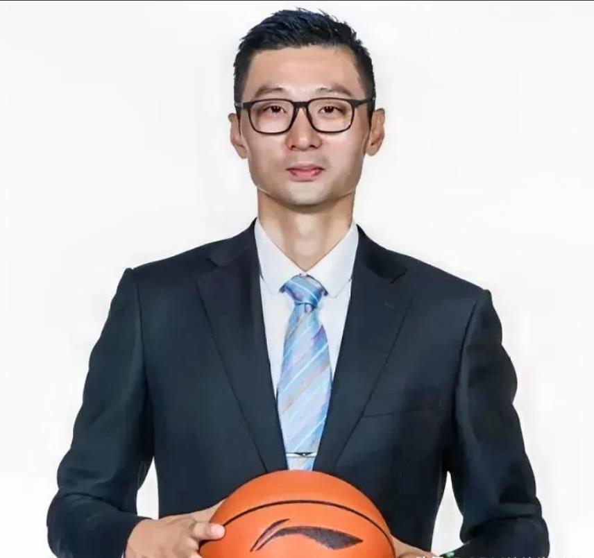 不出意外的话，本赛季CBA的最佳教练，将在以下4人中产生，他们是——

1、上海