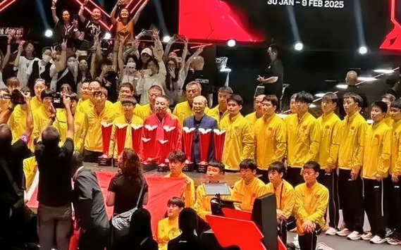 在中国乒坛
好像男乒选手不能赢王某某
女乒选手不能赢孙某某
否则就会有人不高兴