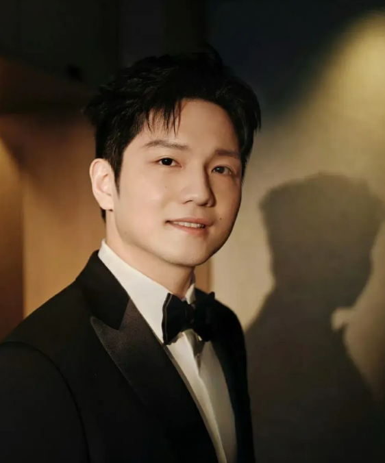 随着新人的涌现，樊振东与国家队渐行渐远，刘国梁所说的外卡也只不过是一句安慰樊振东