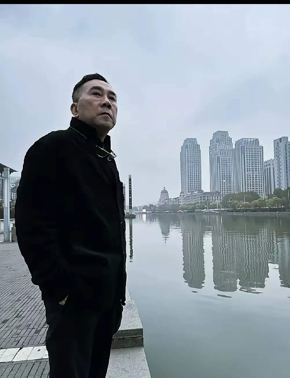天津街溜子杨小五被封号了
昨天预约直播带货的，没有如实出现在直播间，据说出去打麻
