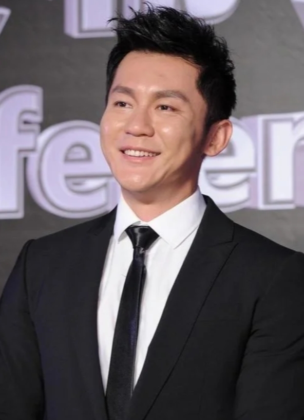 李晨：大黑牛的力量与魅力，塑造全方位艺人