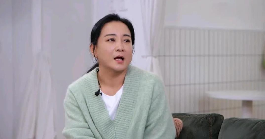 贾玲《鲁豫有约》吐露心声，情景喜剧梦想难实现？国民喜剧女王能否再创辉煌？
贾玲，