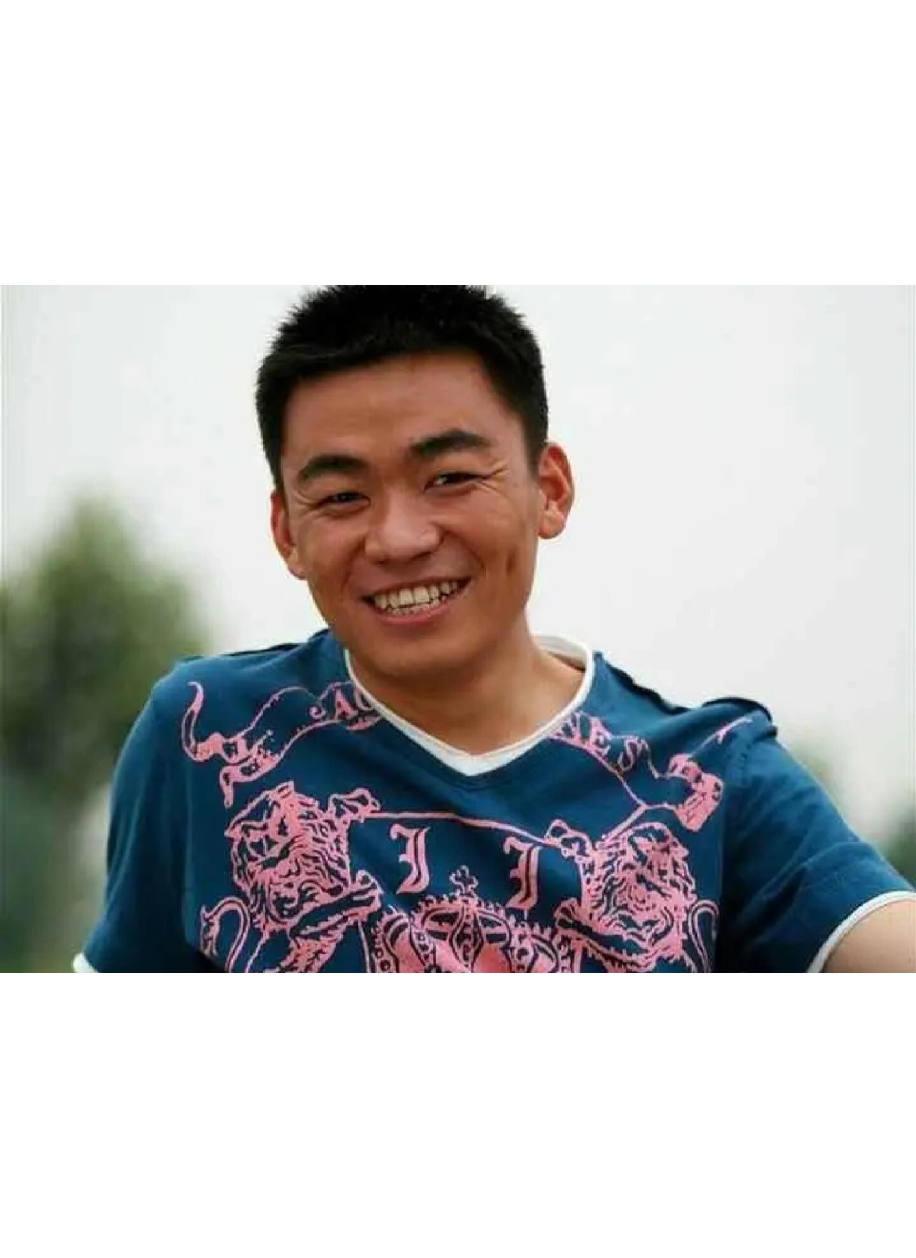 王宝强，凭借坚韧不拔精神打拼出自己的天地