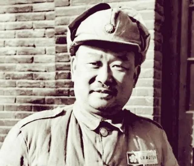 1946年9月底，陈诚、顾祝同来到郑州，刘峙笑脸相迎，陈诚却拿出蒋介石签发的撤职