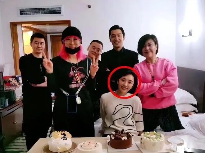 胡歌重要的三个女人，最后和经纪人结了婚
胡歌曾与78年的薛佳凝、86年的江疏影交