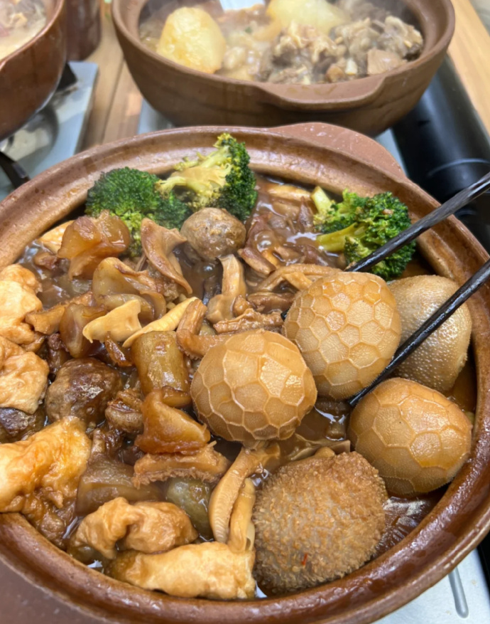 肚包肉！！！你简直是人间惊喜🥹羊肉煲在排排煮，里边的肉肉软烂入味儿，太香了！！