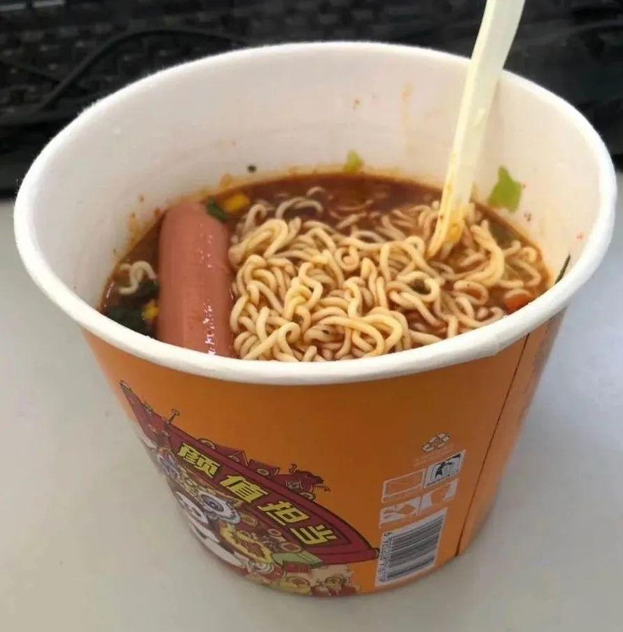 方便面是救灾必备食物

                            