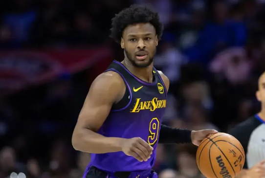 独苗，湖人队非卖品非他莫属！
四天二次大交易，湖人队送走23年40号秀刘易斯，1