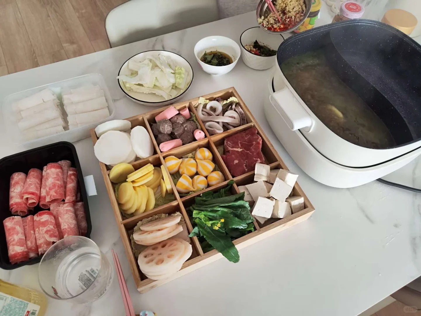 为什么家里煮的火锅总感觉没外面的好吃？🤔
在家里准备了火锅🍲
但是总感觉没外
