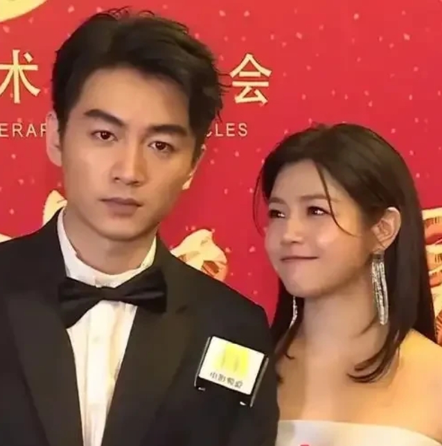 娱乐圈热点:
1.台北松山机场监控画面泄露，2月18日凌晨3点，陈妍希独自一人推