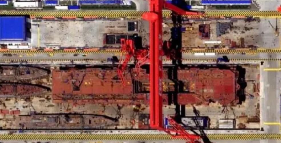 收台利器！福建舰还没服役，中国“新航母”有了动静
 
美国智库分析指出，中国研究