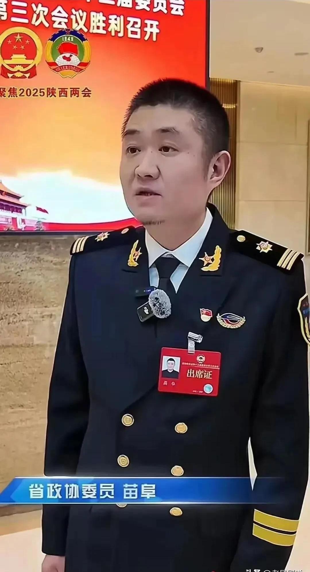 昨晚郭德纲的直播数据震惊了围观群众！

短短几小时直播间被刷爆了——嘉年华、跑车