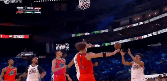 邓恩助飞TJD！波杰姆仰天长叹！
在今天NBA全明星赛新秀挑战赛的穆林队对阵哈达