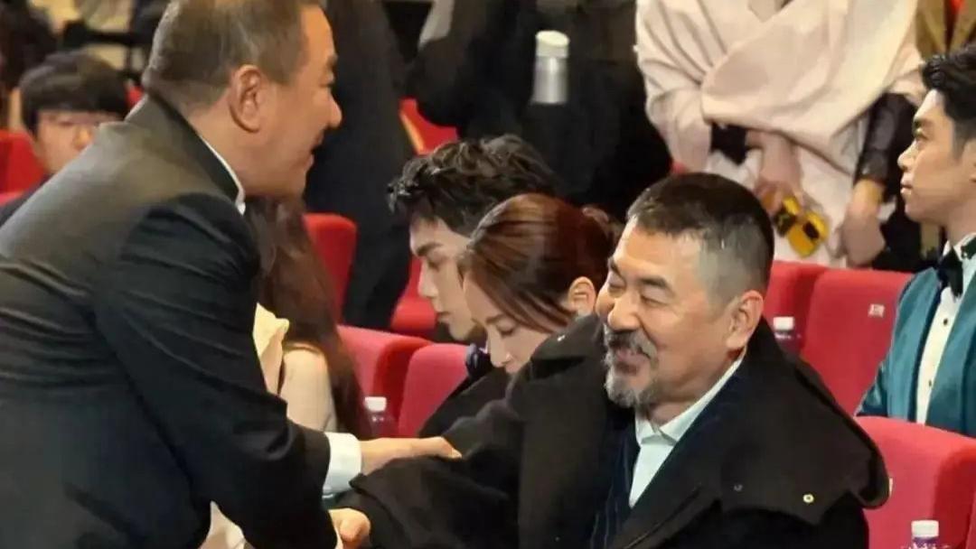陈建斌这一握手，娱乐圈的世态炎凉，在丁勇岱身上体现得淋漓尽致