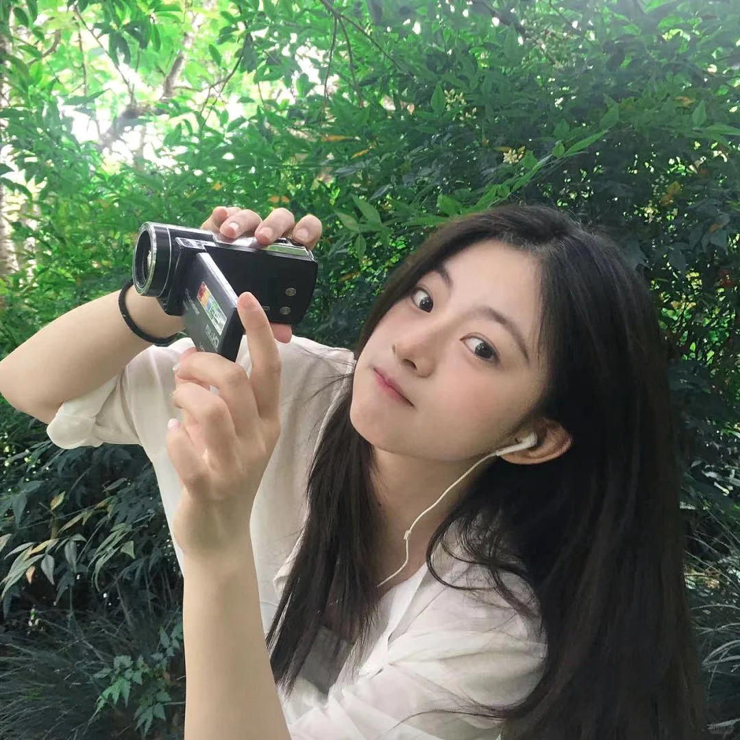 淡颜的夏天具象化
5s拍照的感觉太好啦！！！