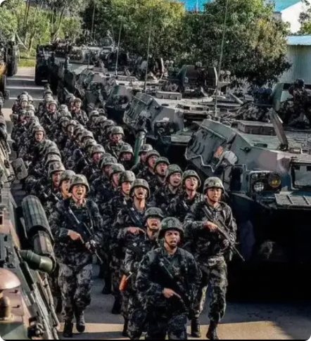 为什么中国没有像韩国一样男性服兵役的制度？

以前网上有个段子：说因为维和部队都