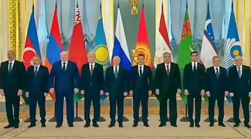 在俄罗斯举办的独联体会议，有三点出人意料：

1.九个独联体国家元首齐聚莫斯科，