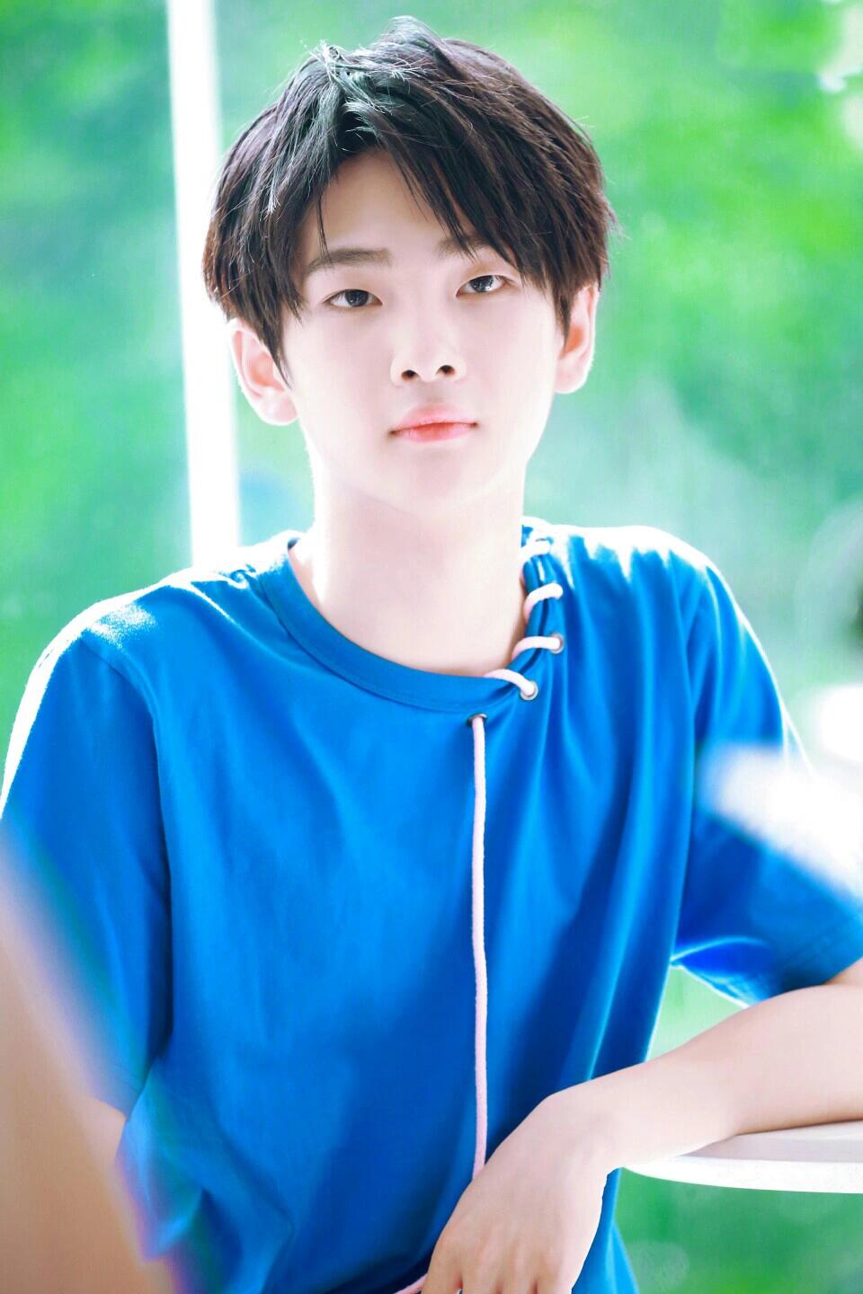 周震南：不屈的音乐梦想，主持舞台新篇章