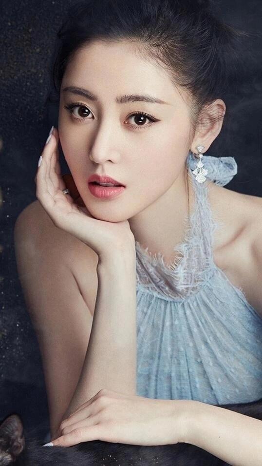 张天爱：娱乐圈中的瘦弱美人与实力派