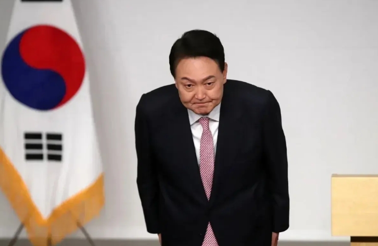 尹总落网，这3个人要倒霉了。

1、尹总的老婆金建希。没了尹总的庇护，针对尹总老