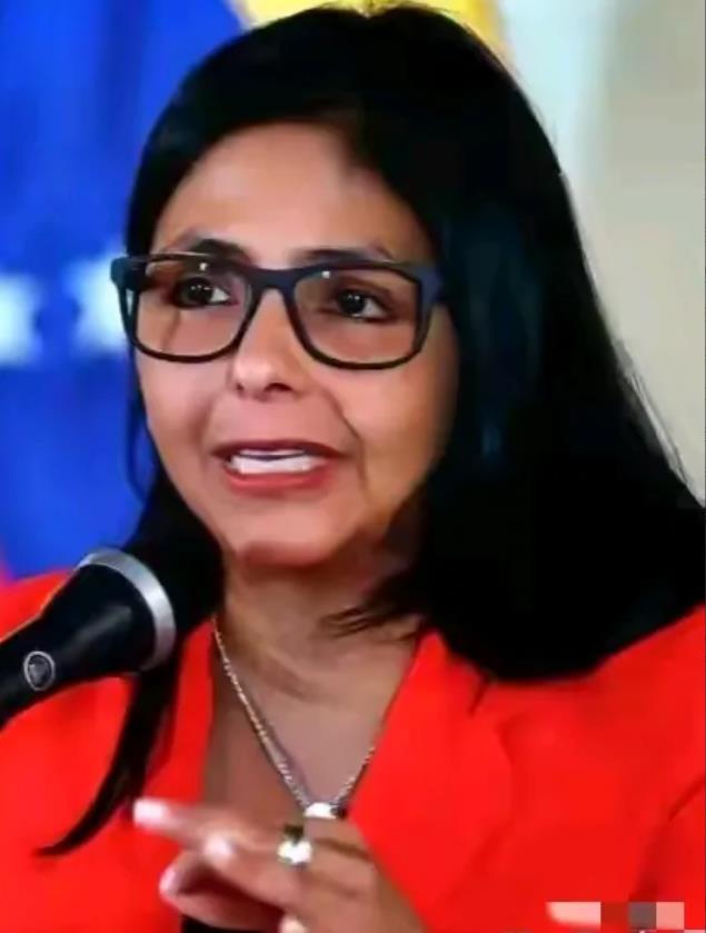 委内瑞拉放大招了！听说没？他们副总统亲口说，收到了金砖峰会的闪亮邀请函，十月喀山