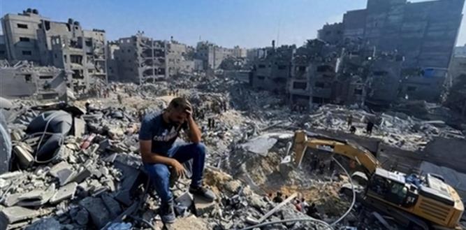 以军没想到，轰然一炸，将巴勒斯坦代表座位“炸”到联大会议前排
巴勒斯坦代表在联合