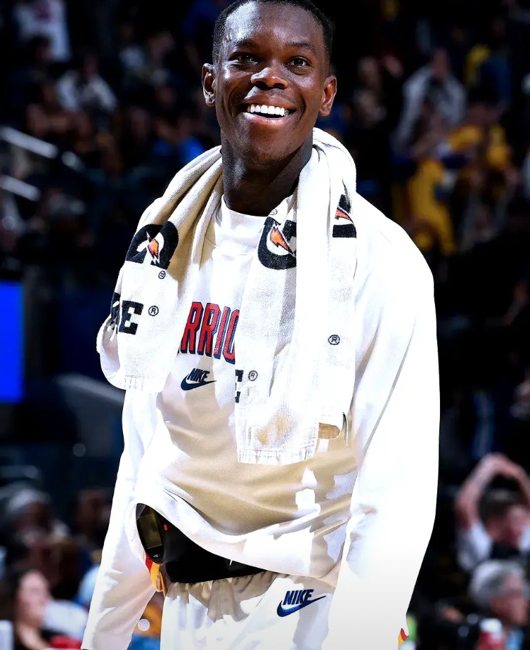 目前为止勇士队球员本赛季总得分排名:
第一名:库里 778分
第二名:维金斯 6